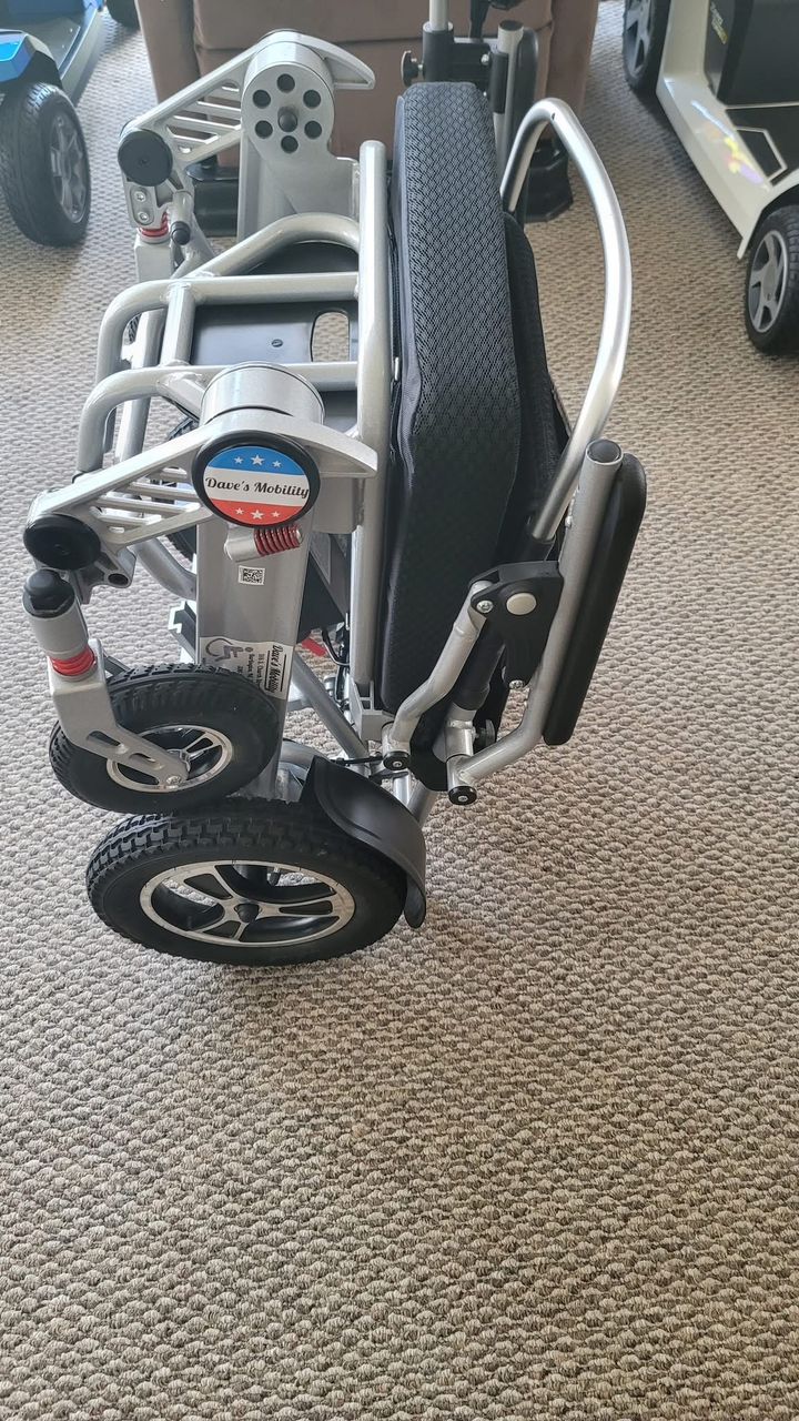Electric wheelchair Foldable - Image 3