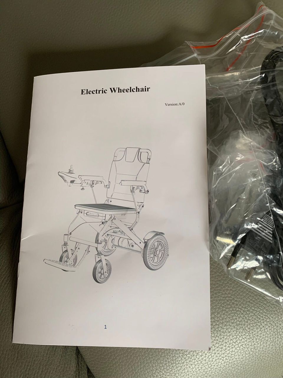 Foldable electric wheelchair - Image 6