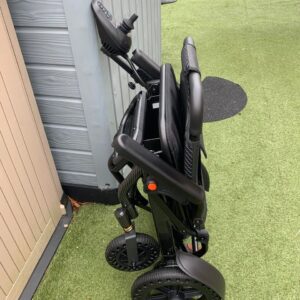Foldable electric wheelchair