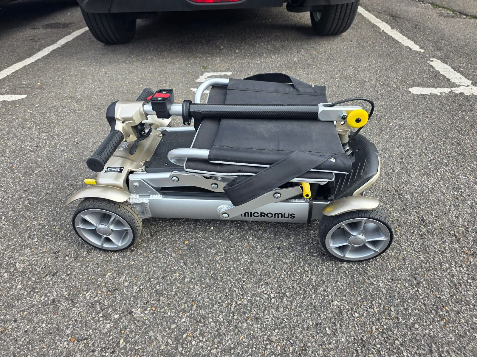 Auto-Fold Lightweight Mobility Scooter - Image 5