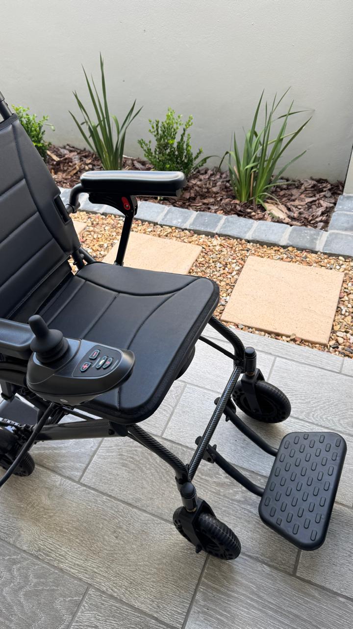 All-Terrain Folding Electric Wheelchair with Suspension - Image 6