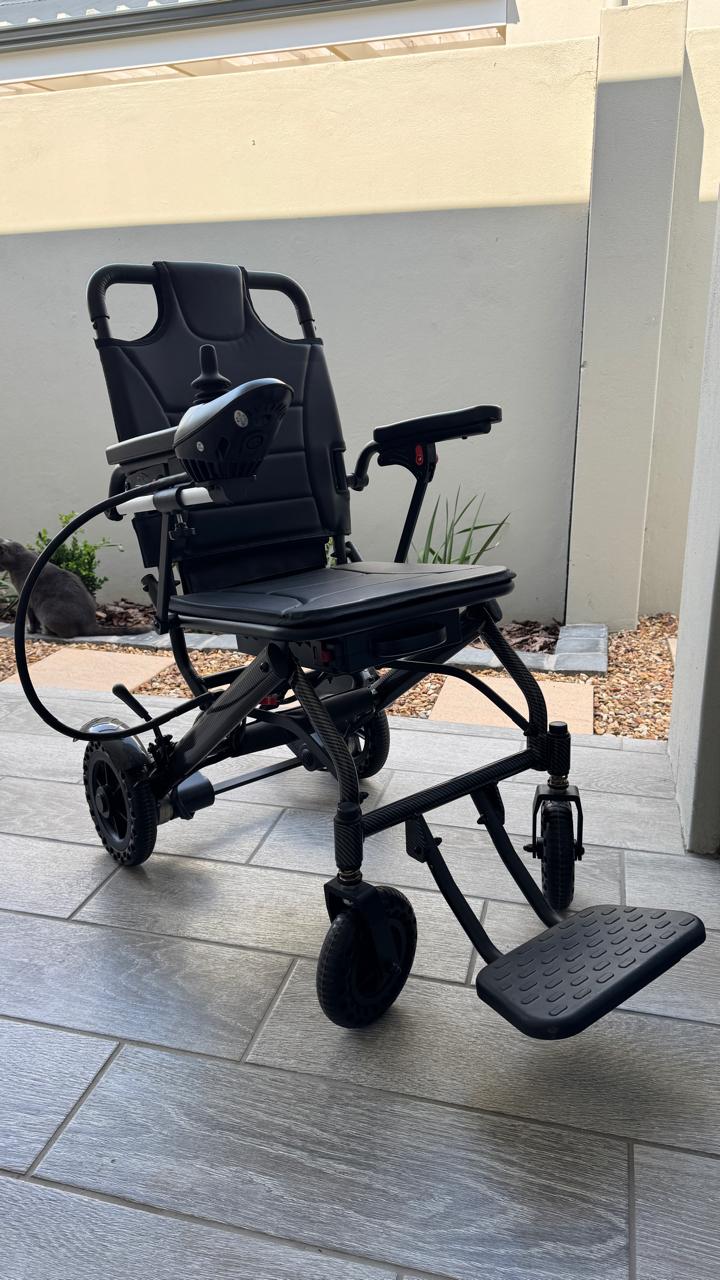 All-Terrain Folding Electric Wheelchair with Suspension - Image 4