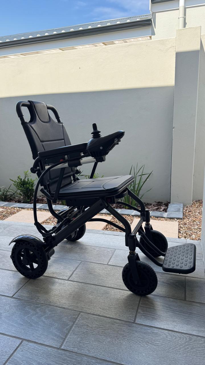 All-Terrain Folding Electric Wheelchair with Suspension