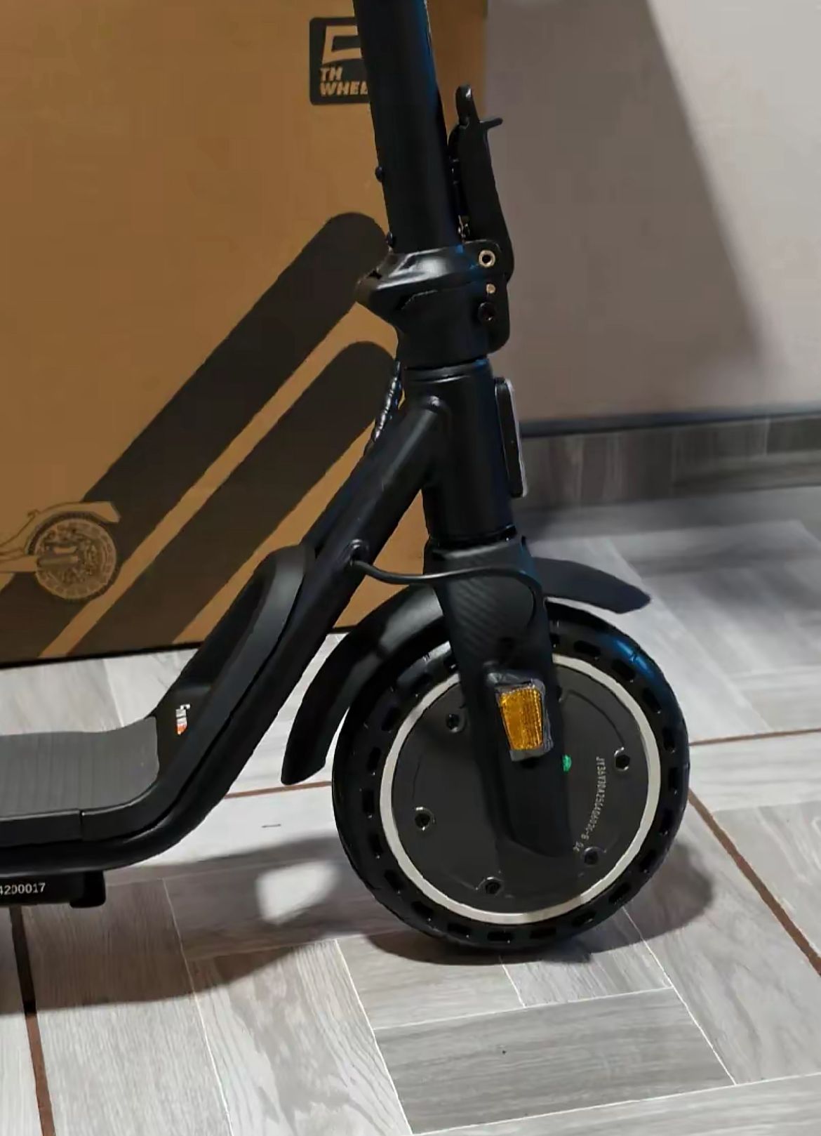 5TH WHEEL V20 Plus Electric Scooter - Image 6