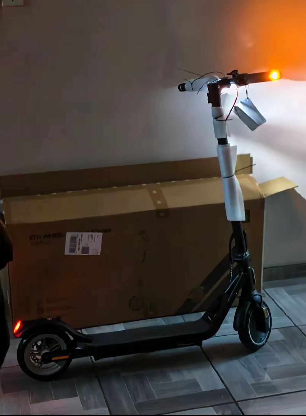 5TH WHEEL V20 Plus Electric Scooter - Image 10