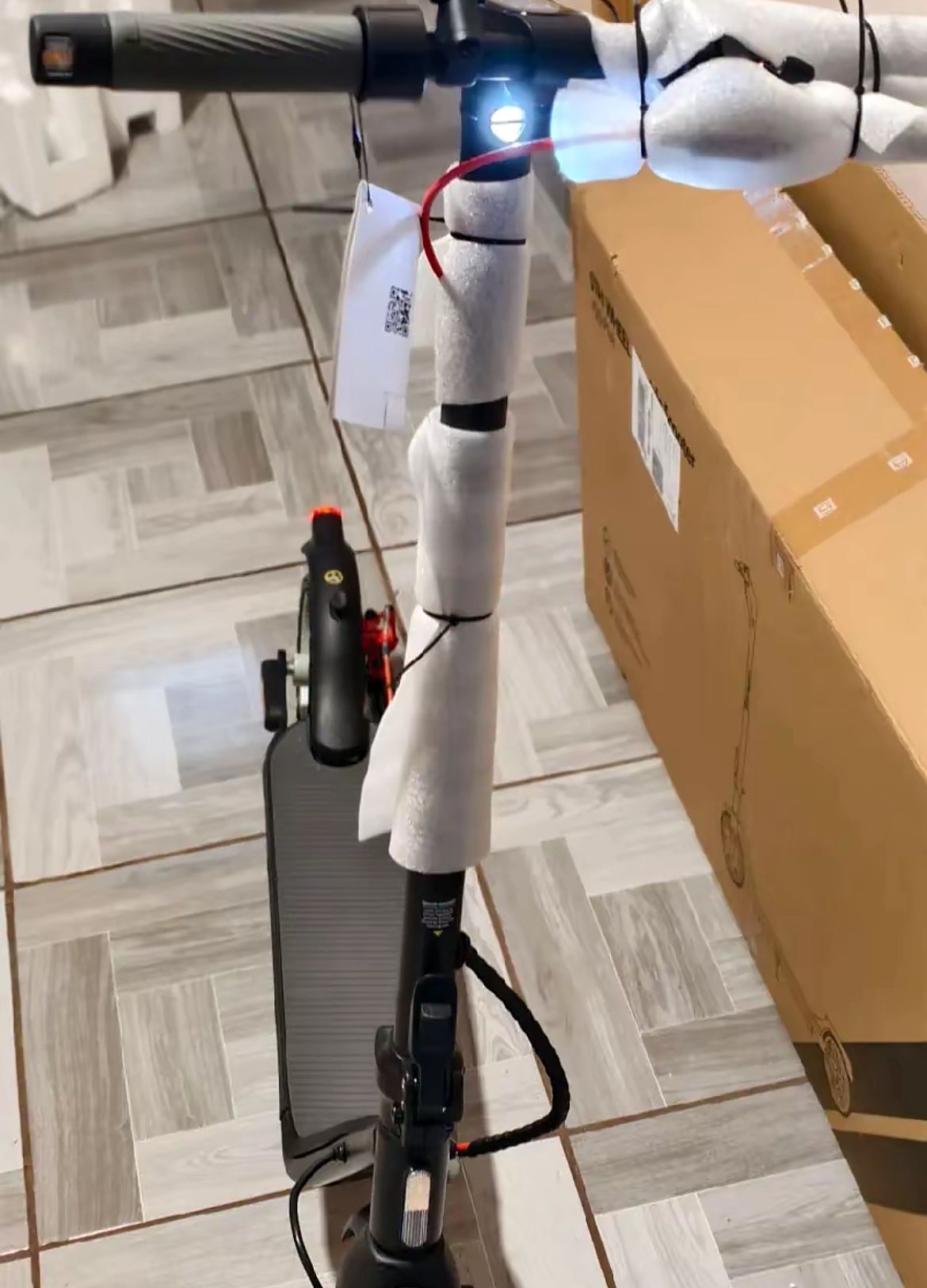 5TH WHEEL V20 Plus Electric Scooter - Image 11